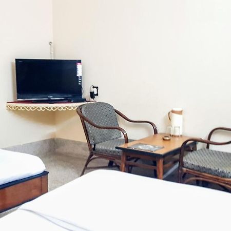 Hotel Bombay Inn Cuttack Zewnętrze zdjęcie
