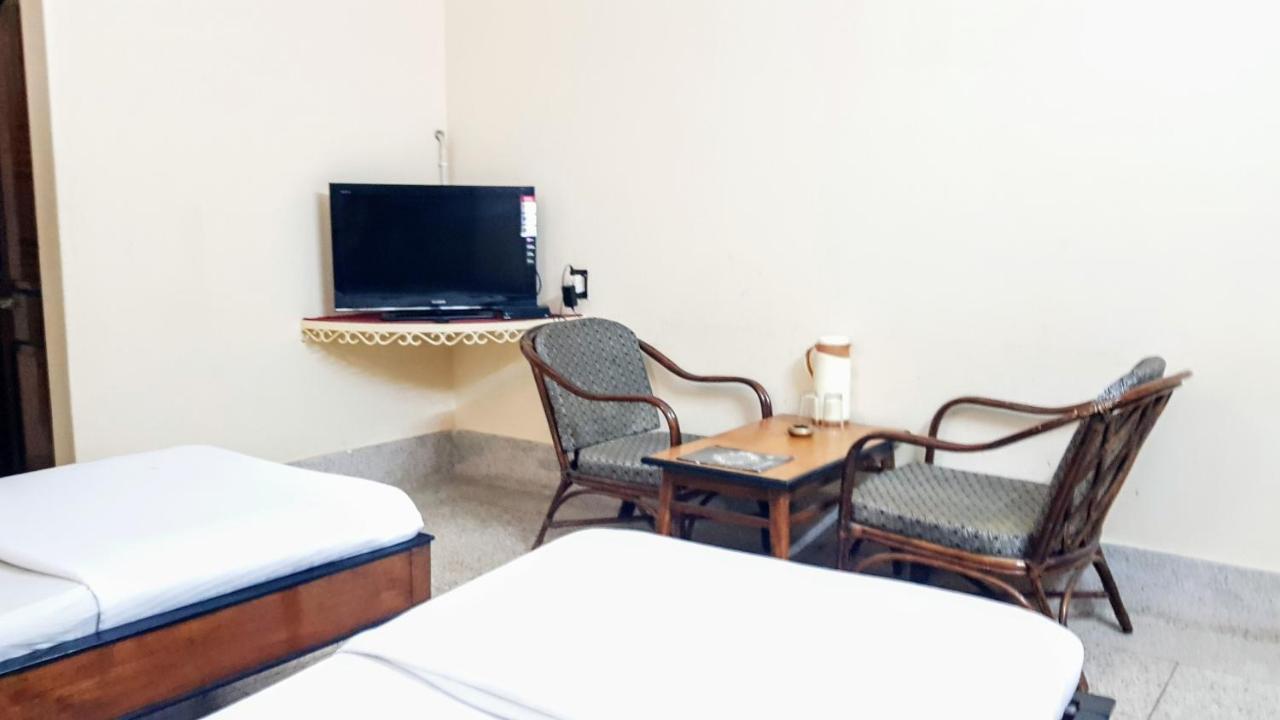Hotel Bombay Inn Cuttack Zewnętrze zdjęcie