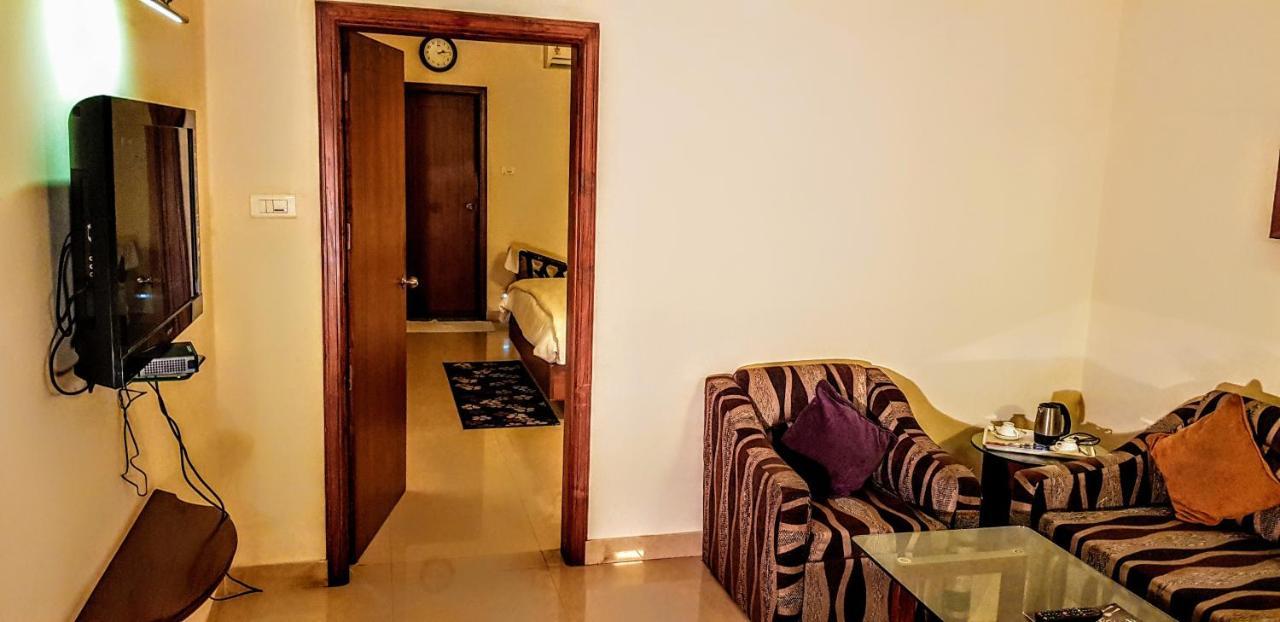 Hotel Bombay Inn Cuttack Zewnętrze zdjęcie