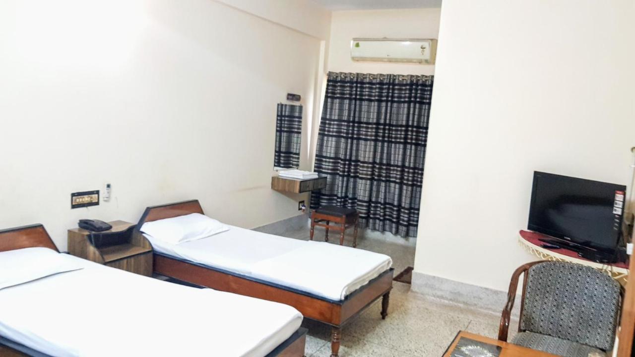 Hotel Bombay Inn Cuttack Zewnętrze zdjęcie