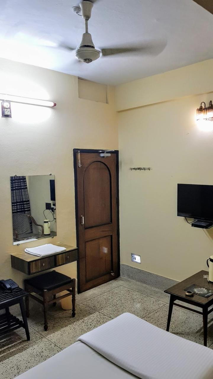 Hotel Bombay Inn Cuttack Zewnętrze zdjęcie