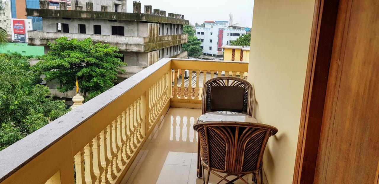 Hotel Bombay Inn Cuttack Zewnętrze zdjęcie